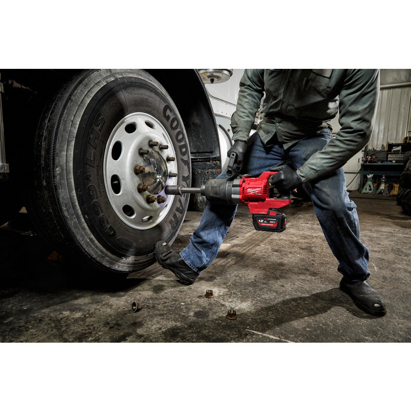 Milwaukee M18 ONEFHIWF1D-121C ONE-KEY FUEL High Torque Impact Wrench D-Handle Long Anvil 1" Friction Ring 1 x 12.0Ah