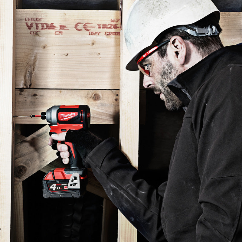 Milwaukee M18CBLID-402C Compact Brushless Impact Driver 2 x 4.0Ah