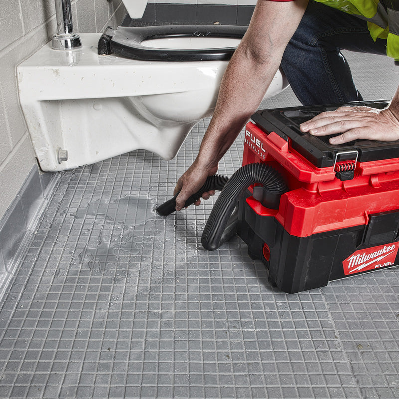 Milwaukee M18FPOVCL-0 FUEL PACKOUT Wet/Dry Vacuum Body only