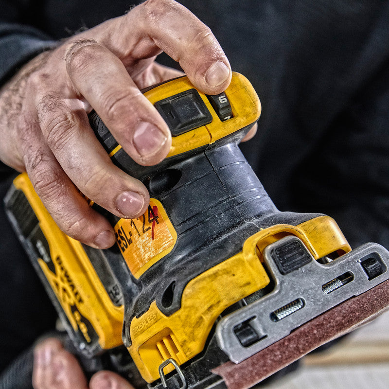 DeWalt DCW200N-XJ 18V XR 1/4 Sheet Sander Body Only