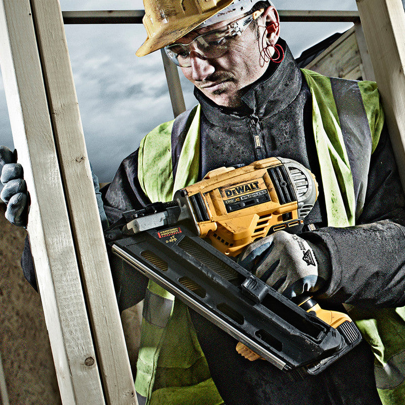 DeWalt DCN692P2-GB 18V Brushless Cordless Nailer 2 x 5.0Ah