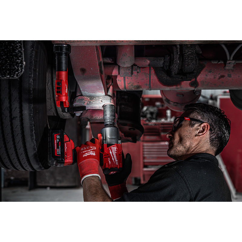 Milwaukee L4SL550-301 USB Rechargeable 550L Stick Light 1 x 3.0Ah