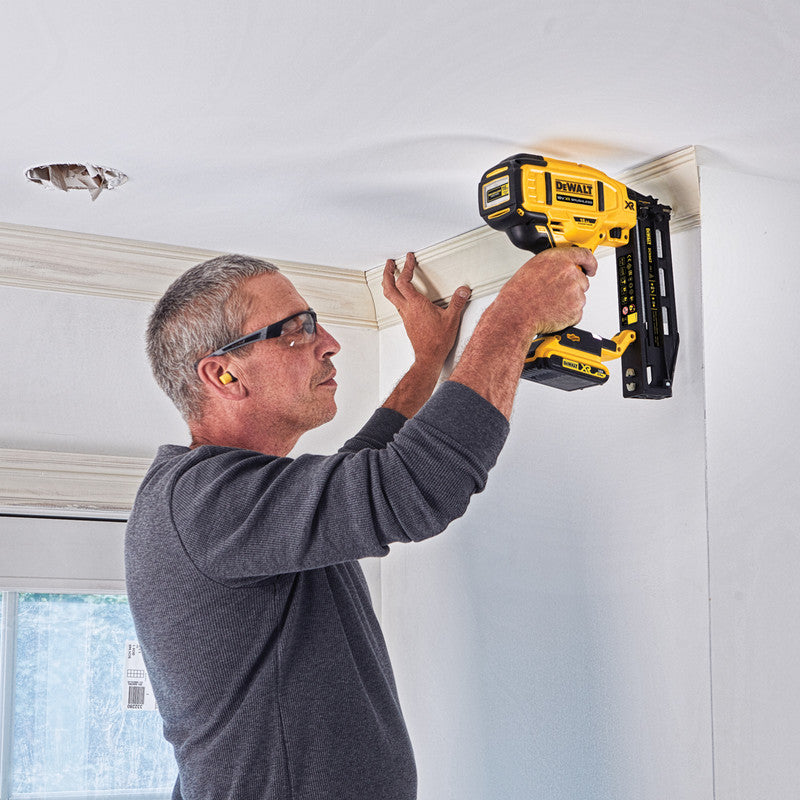DeWalt DCN662 18V XR 16g Straight Cordless Brushless Nailer Body Only