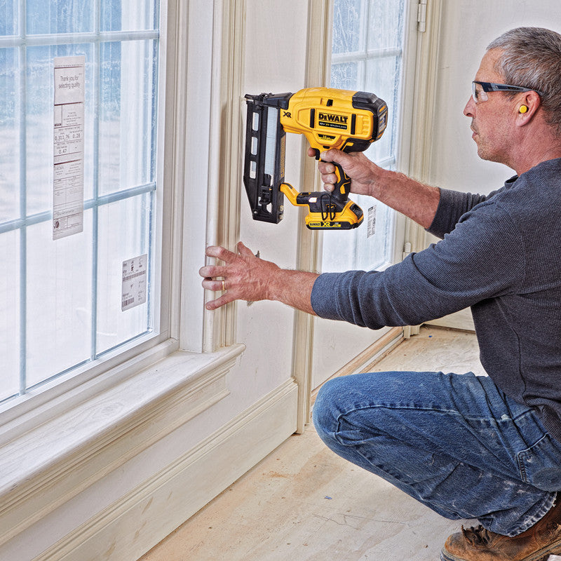 DeWalt DCN662 18V XR 16g Straight Cordless Brushless Nailer Body Only