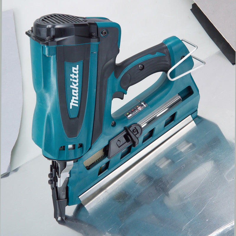 Makita First Fix Framing Gas Nailer 2 x 7.2V