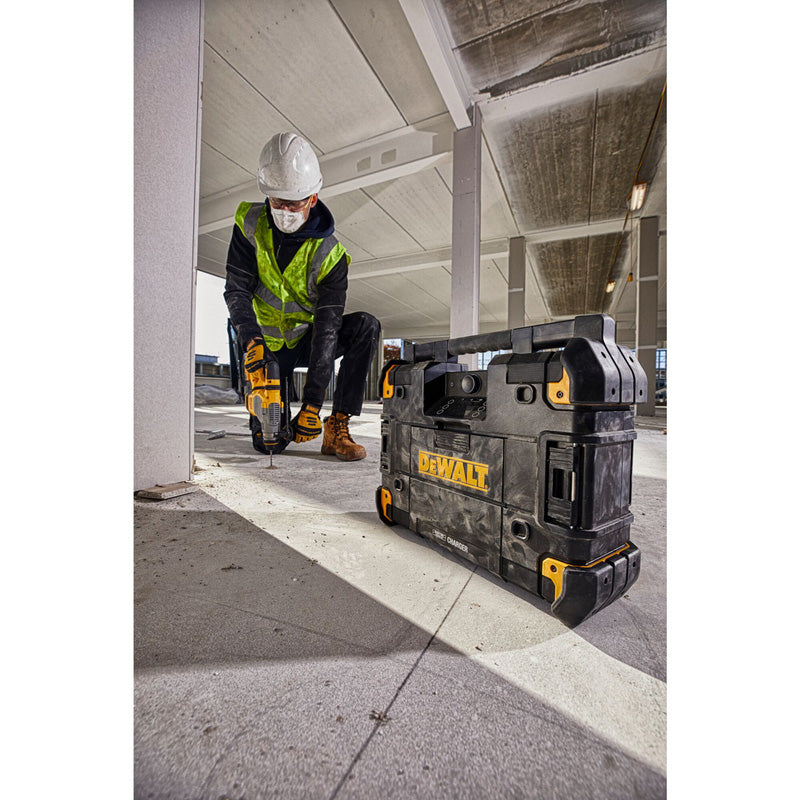 DeWalt DWST1-81079-GB 18V XR DAB/FM/AM TSTAK Radio 240V