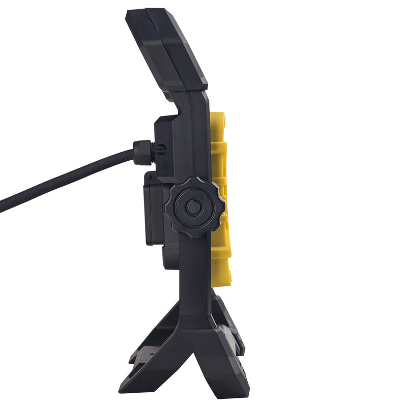 Wessex 240V LED Portable Work Light IP54 50W with Socket