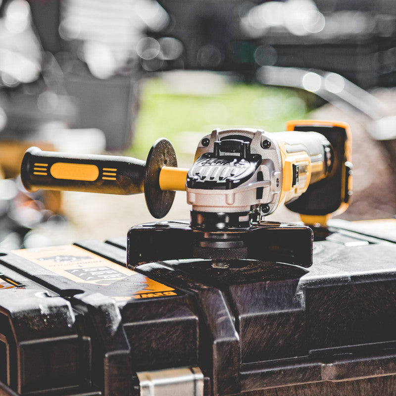 DeWalt DCG405P2-GB 18V Li-Ion XR Brushless 125mm Angle Grinder 2 x 5.0Ah