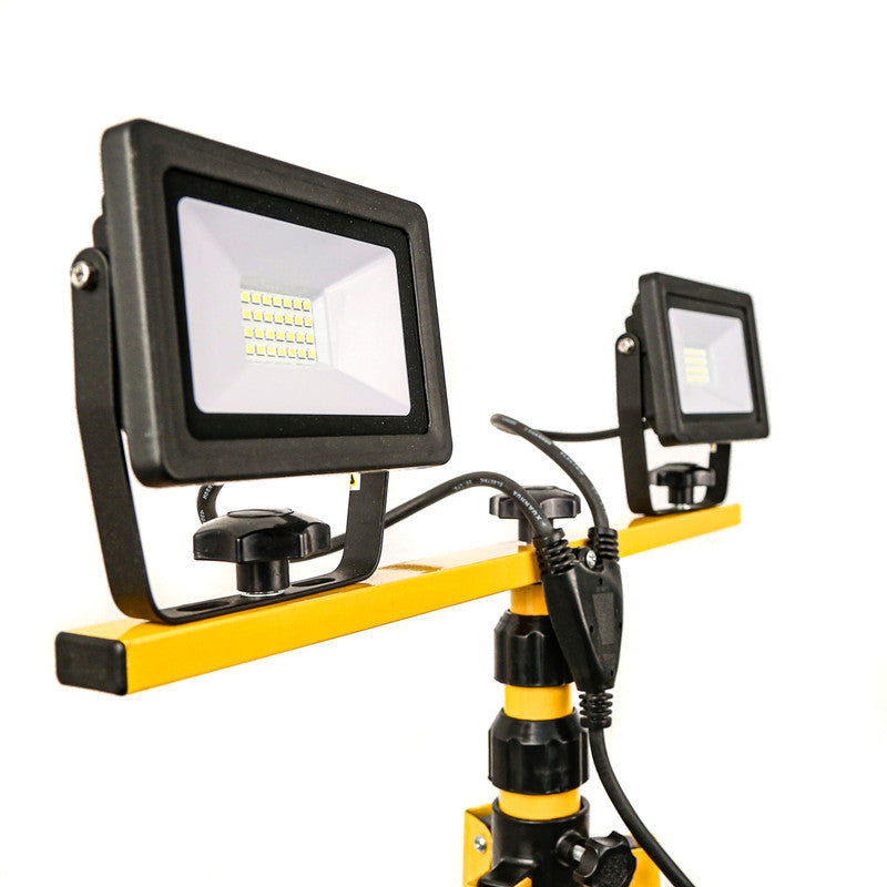 Wessex LED Twin Tripod Work Light IP65 240V 2x20W 2x2000lm