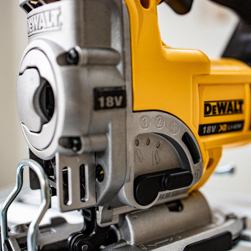 DeWalt DCS331N-XJ 18V XR Cordless Jigsaw Body Only