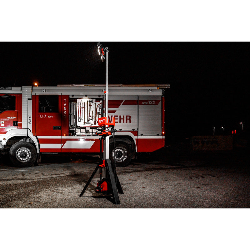 Milwaukee M18 HOSALC-552B TRUEVIEW High Output Stand Area Light Charger 2 x 5.5Ah