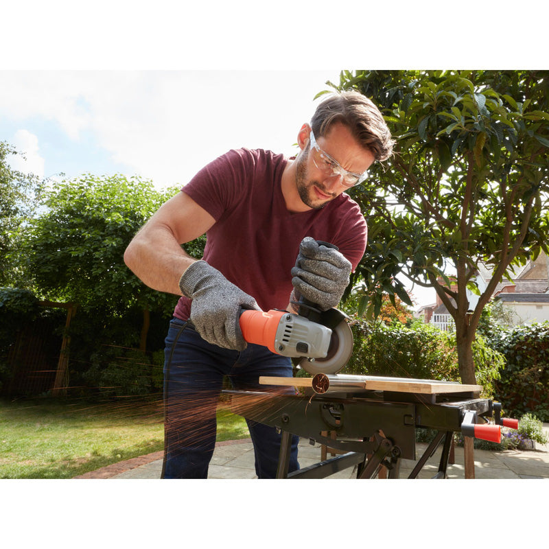 Black & Decker 710W 115mm Angle Grinder + 5 Discs 230V